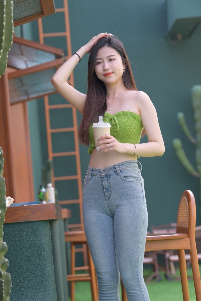 - 英语老师穿白s方便学生c安装版VCQ