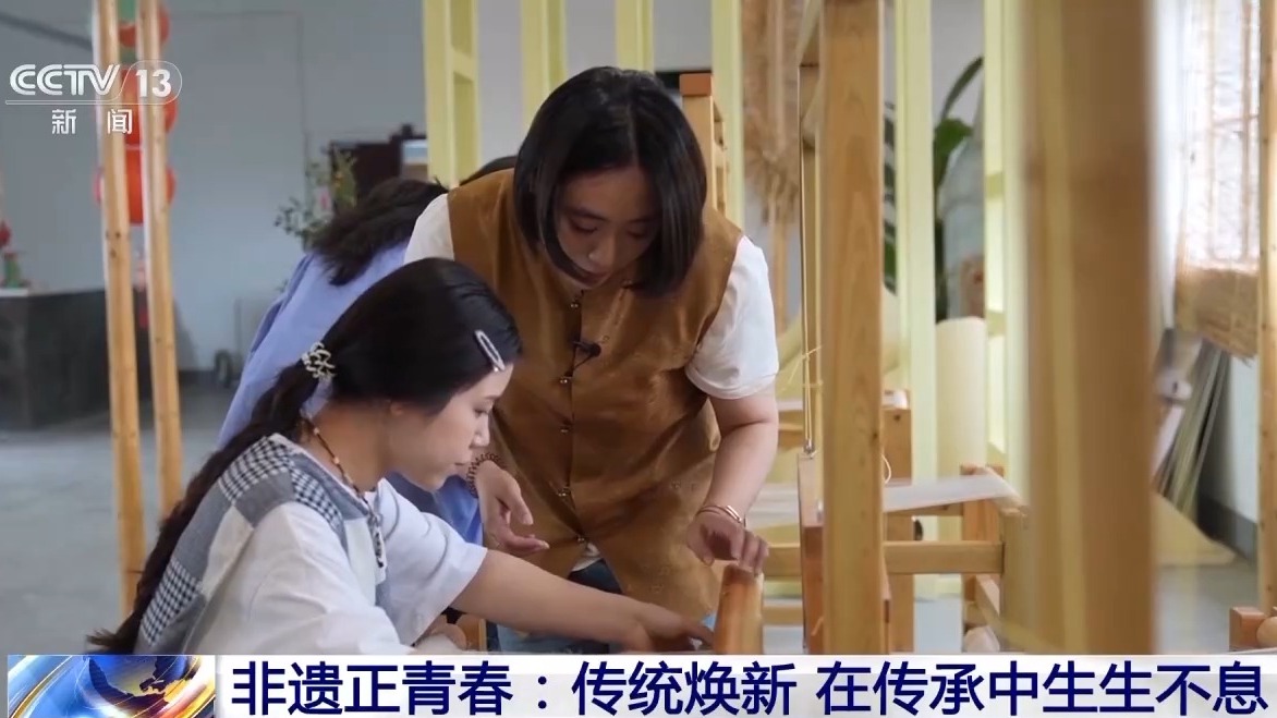 品制造机” 让千年文化传承触手可及CQ9电子平台网站非遗技艺变身“潮(图8) 品制造机” 让千年文化传承触手可及CQ9电子平台网站非遗技艺变身“潮(图8)