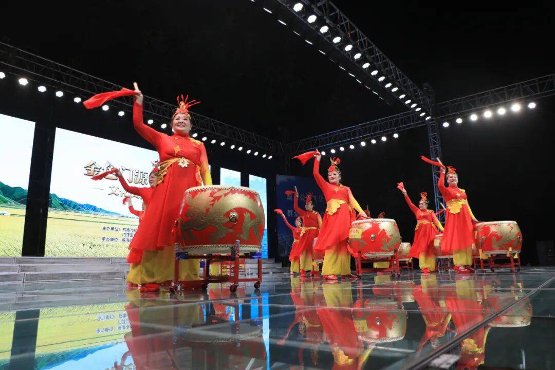 无数这场演出超惊艳CQ9电子“圈粉”(图2) 无数这场演出超惊艳CQ9电子“圈粉”(图2)